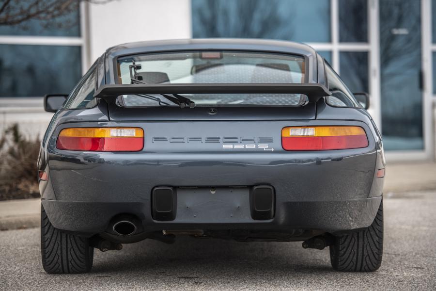  Porsche 928 S4 1988 года  (фото 29 из 70)